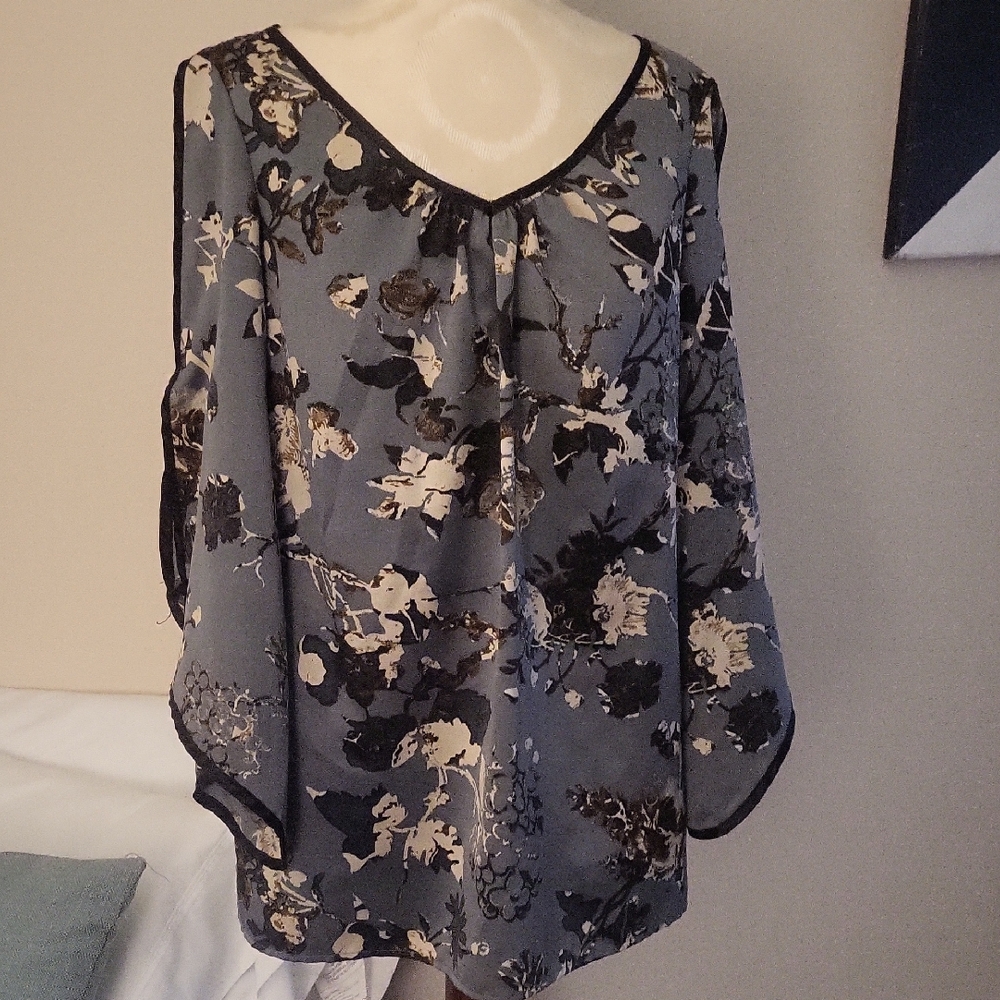 Chenault Floral V-Neck Blouse - Black and Gray